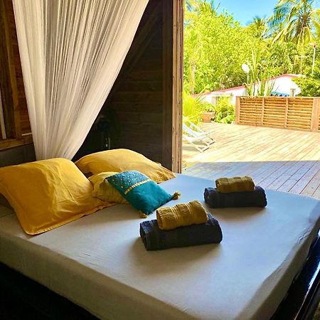Charmant Bungalow Tout Confort Climatise - Terrasse Et Acces Plage ! Deshaies Bagian luar foto